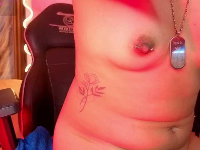 Kristen-tay live cam on BongaCams