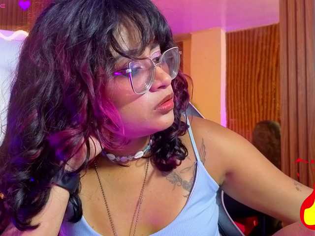 Kristen-tay live cam