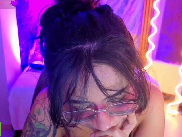 Kristen-tay live cam on BongaCams