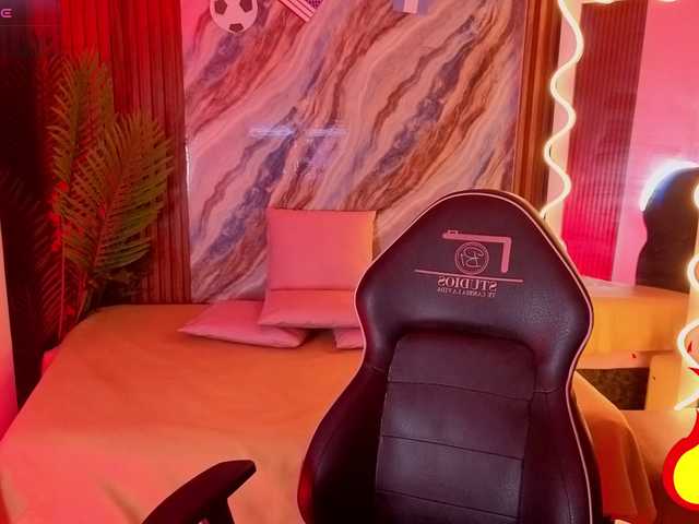 Kristen-tay live cam on BongaCams