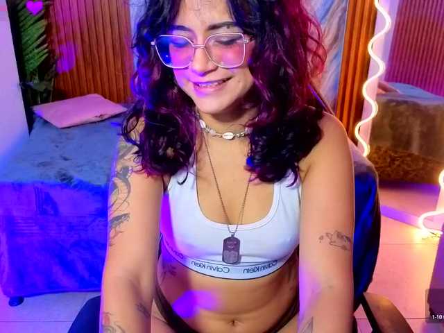 Kristen-tay live cam on BongaCams