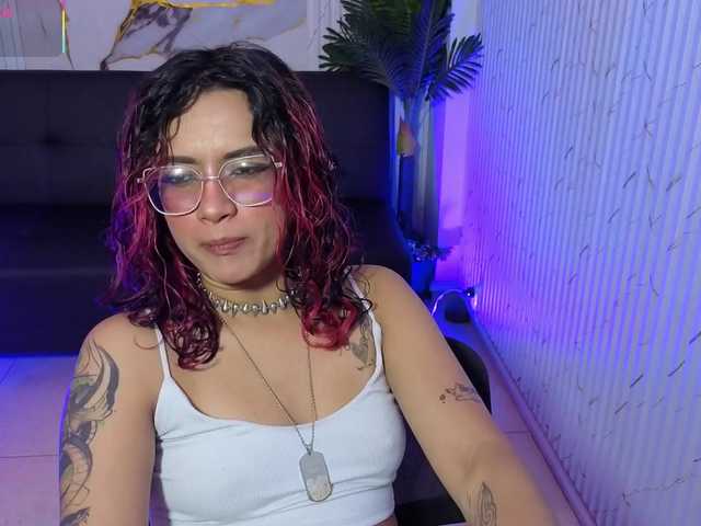 Kristen-tay's BongaCams show and profile