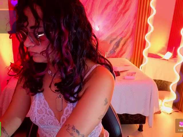 Kristen-tay live cam preview
