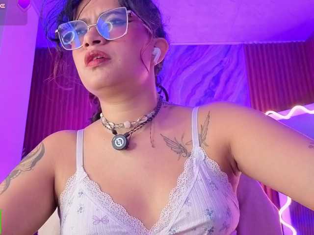 Kristen-tay live cam on BongaCams