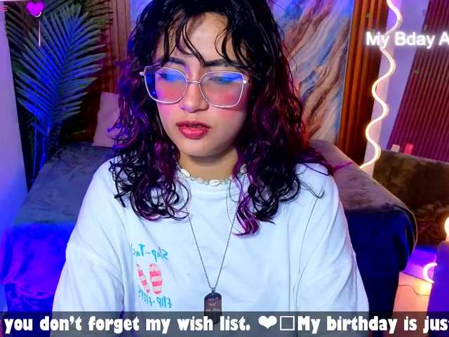 Kristen-tay live cam on