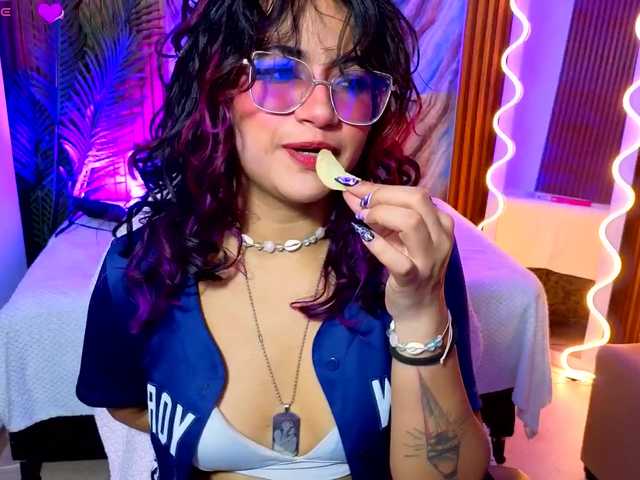 Kristen-tay live cam on BongaCams