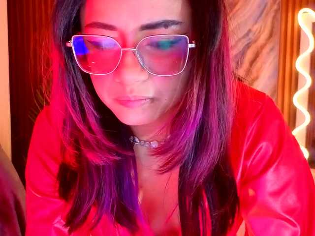 Kristen-tay live cam preview
