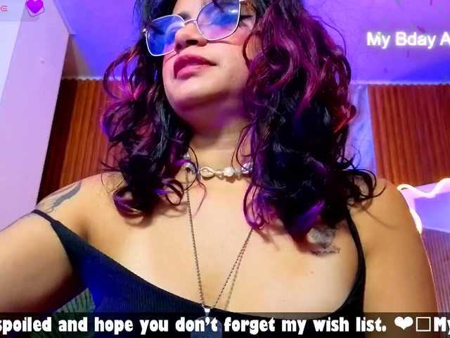 Kristen-tay live cam on BongaCams