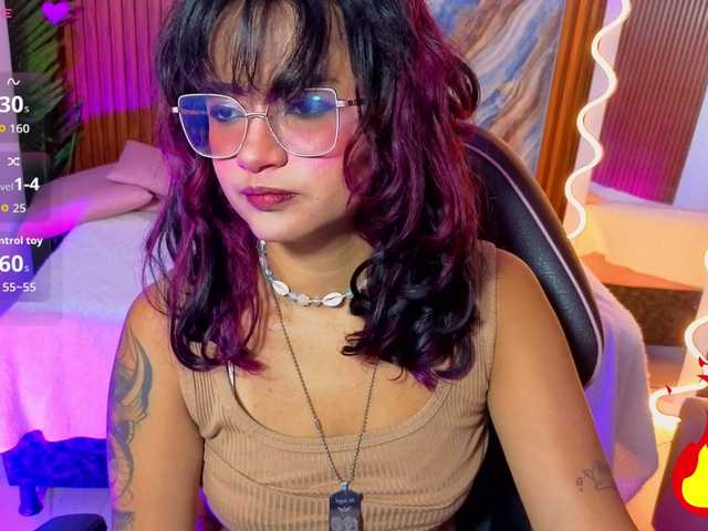 Kristen-tay live cam on BongaCams