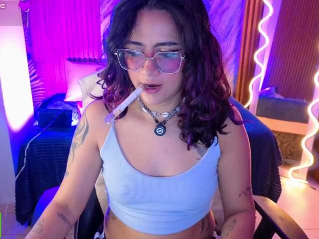 Kristen-tay live cam on BongaCams