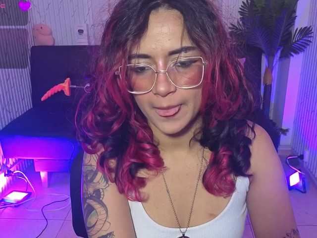 Kristen-tay's BongaCams show and profile