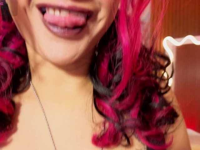 Kristen-tay live cam on BongaCams