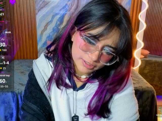 Kristen-tay live cam on BongaCams