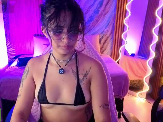 Kristen-tay, en directo ahora en BongaCams
