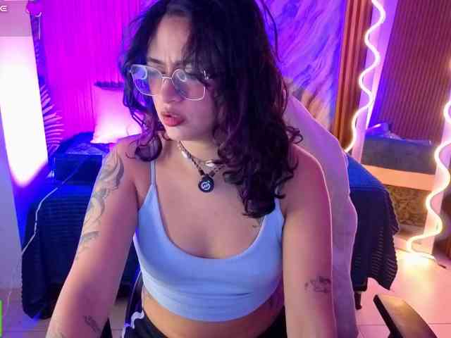 Kristen-tay webcam