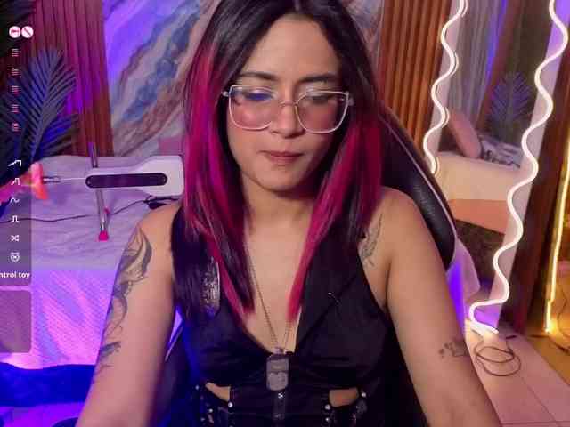Kristen-tay Live Webcam on BongaCams