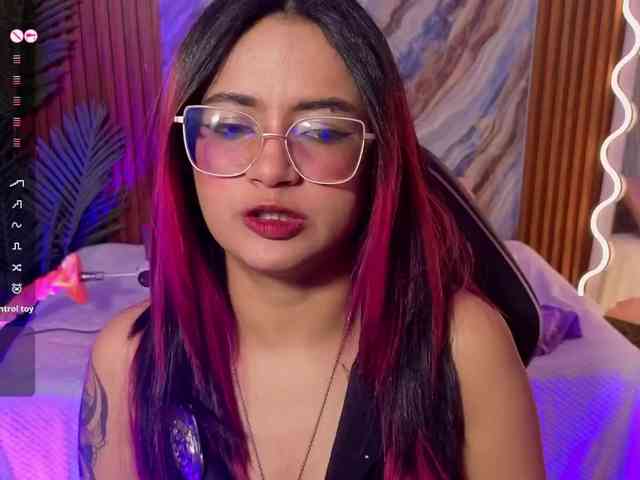Kristen-tay Live Webcam on BongaCams