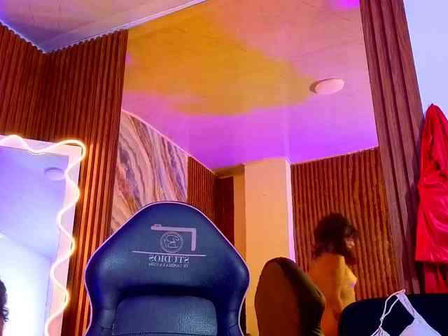 Kristen-tay Live Webcam on BongaCams