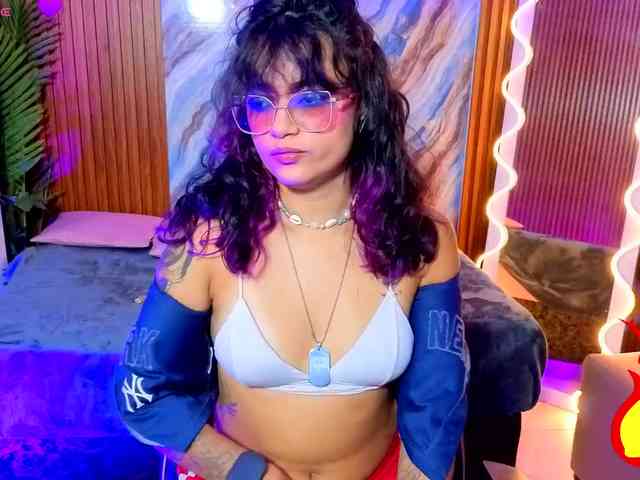 Kristen-tay Live Webcam on BongaCams