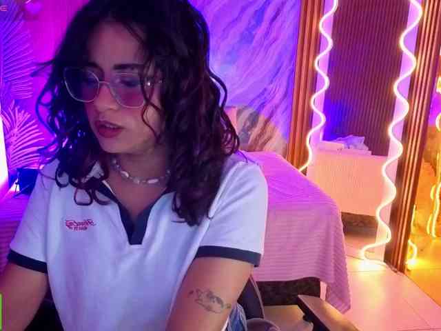 Kristen-tay