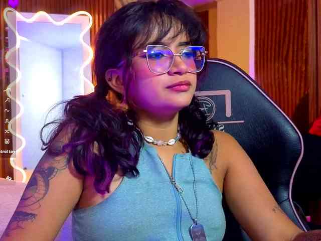 Kristen-tay Sex Cam Show