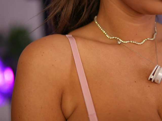 JessyKisss live cam on BongaCams