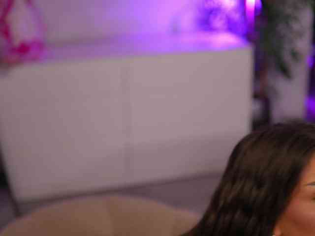Jessykisss's cam show statistics and live stream