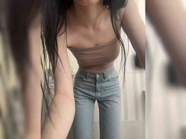 Desdemonaaaa's cam show statistics and live stream