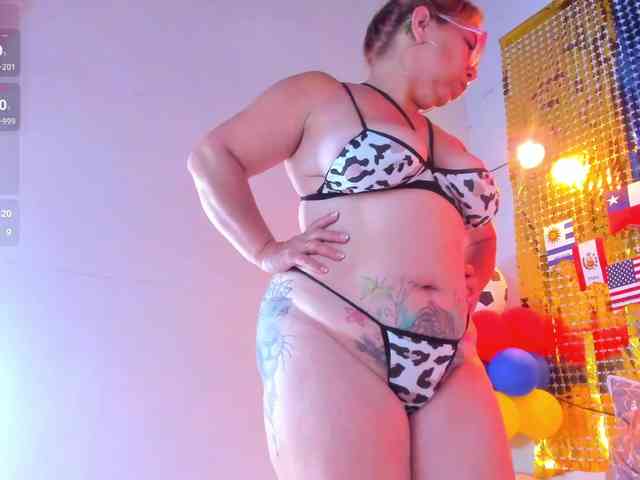 milfhorny69 webcam