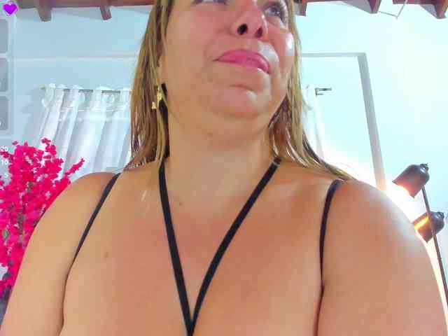 milfhorny69 webcam