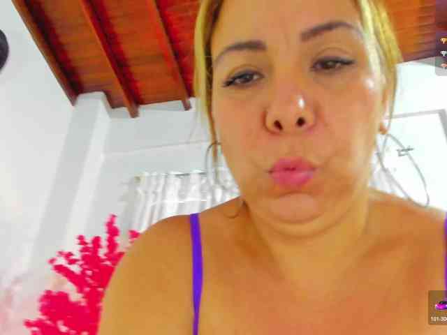 milfhorny69 webcam