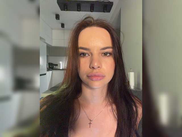 Klubnika13 live cam on BongaCams