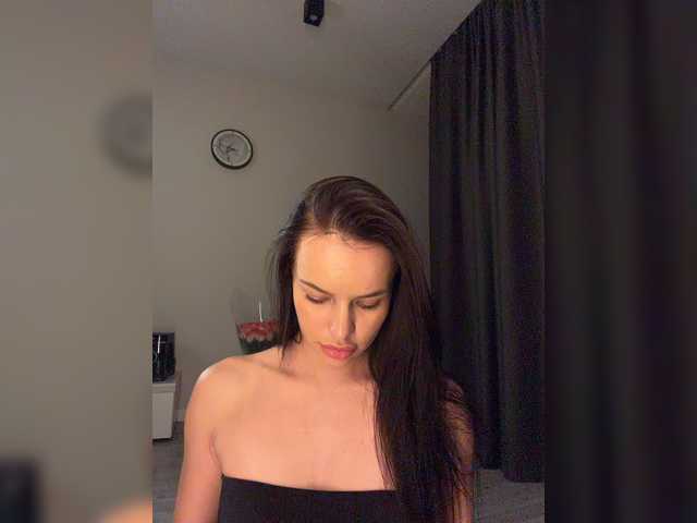Klubnika13 live cam on BongaCams