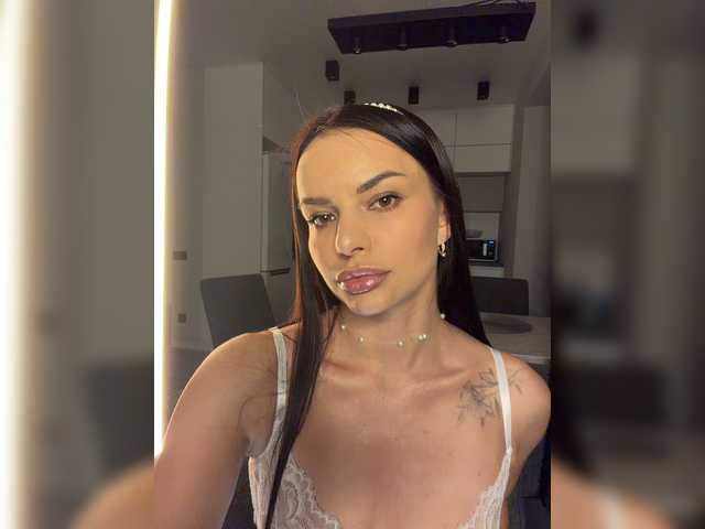 Klubnika13 live cam preview