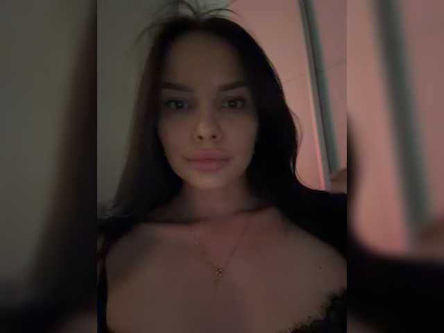Klubnika13 live cam on BongaCams
