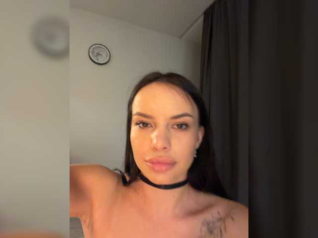 Klubnika13 live cam on BongaCams