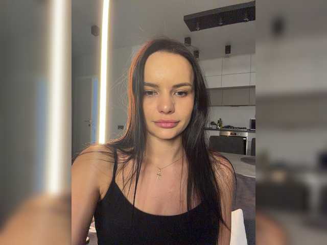 Klubnika13 live cam on BongaCams