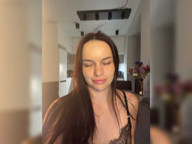 Klubnika13 live cam on BongaCams