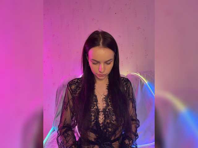 Klubnika13 live cam on BongaCams