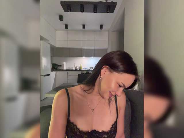 Klubnika13 live cam on BongaCams