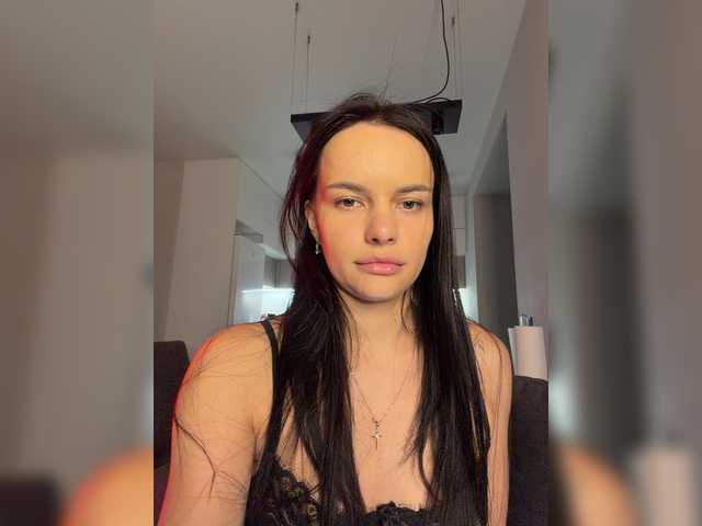 Klubnika13 live cam on BongaCams