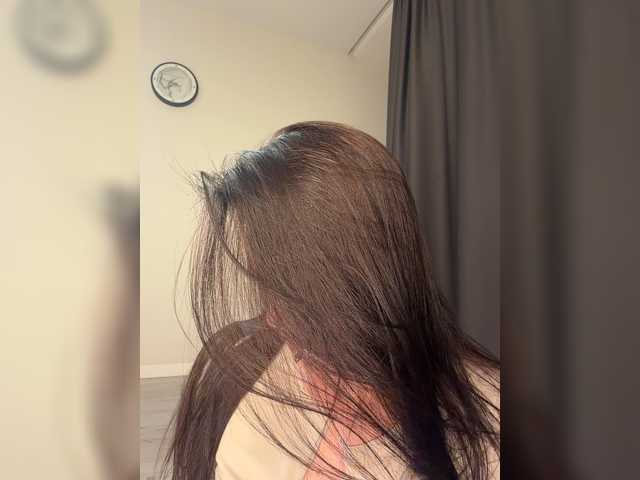 Klubnika13 live cam on BongaCams