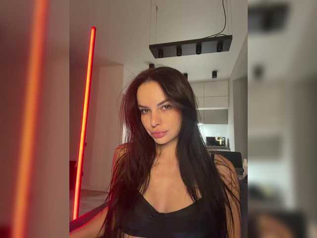Klubnika13 live cam on BongaCams