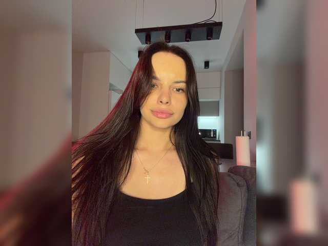 Klubnika13 live cam on BongaCams