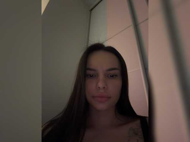 Klubnika13 live cam on BongaCams