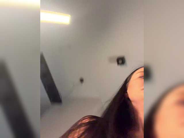 Klubnika13 live cam on BongaCams