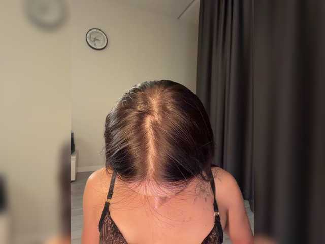 Klubnika13 live cam on BongaCams