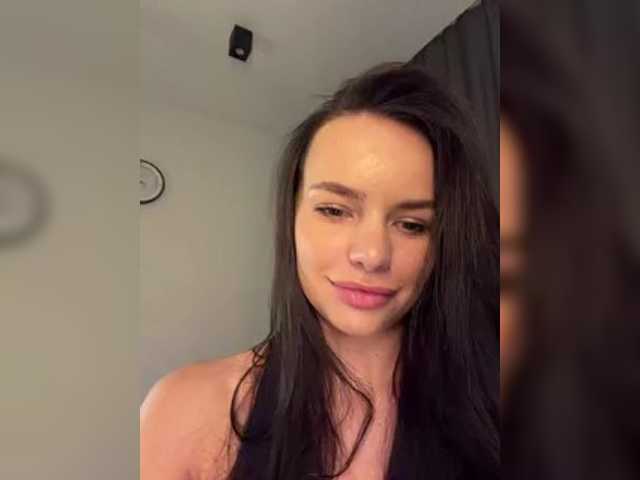 Klubnika13 live cam on BongaCams