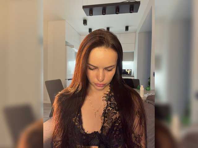 Klubnika13 live cam on BongaCams