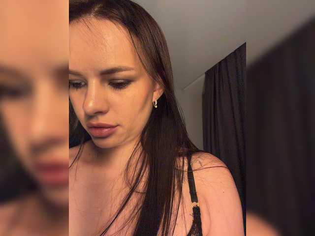 Klubnika13 live cam on BongaCams